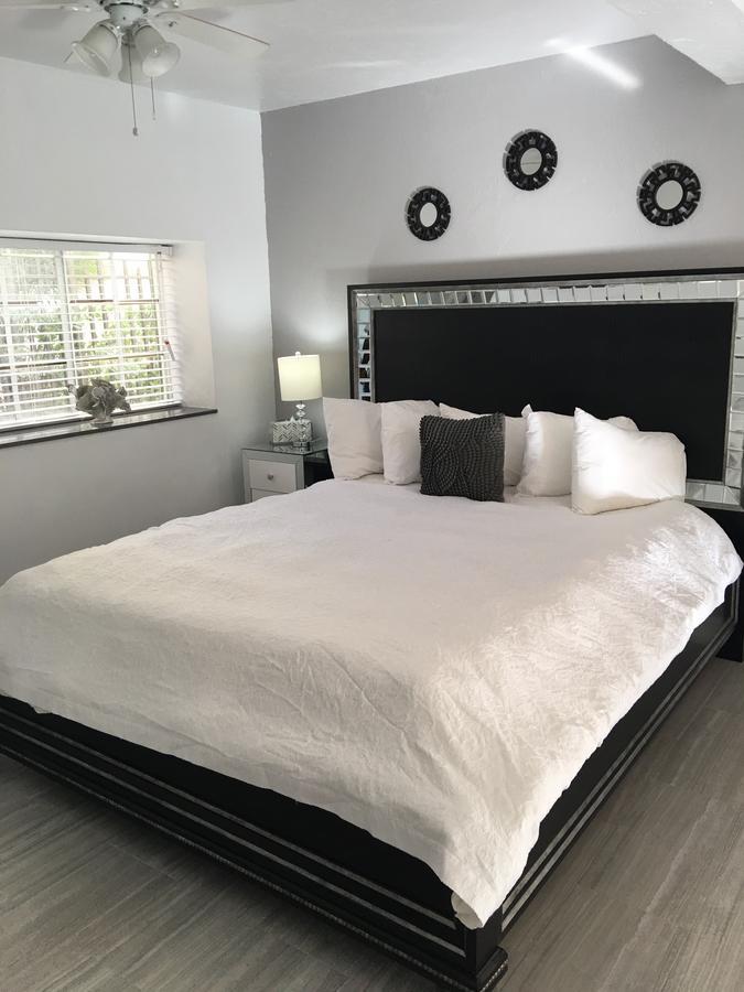 Courtyard Villa Hotel Lauderdale-by-the-Sea ภายนอก รูปภาพ